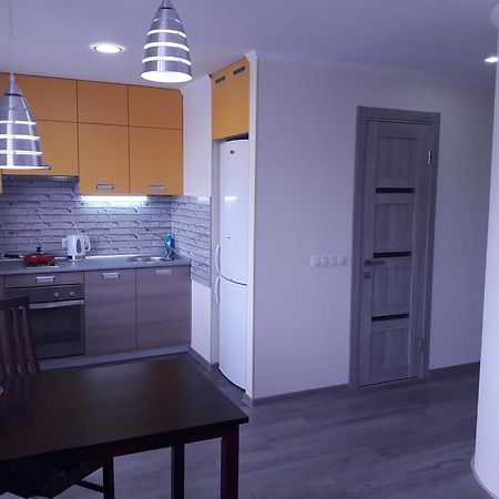 Apartmens Near Metalist Kharkiv Exterior photo