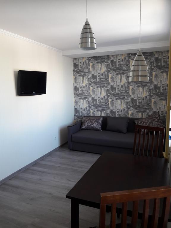 Apartmens Near Metalist Kharkiv Exterior photo